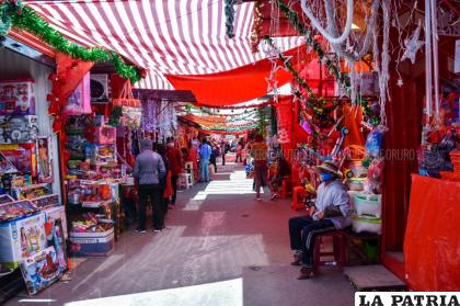 Feria Navideña instalada en la 6 de Agosto /GAMO
