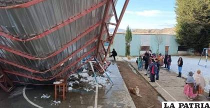 El tinglado caído en Achacachi /RR.SS.