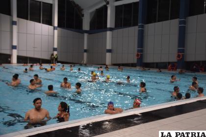 Un juguete para el ingreso a la Piscina Olímpica /LA PATRIA