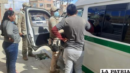 El antisocial ingresó al minibús para robar, pero fue capturado
 / LA PATRIA
