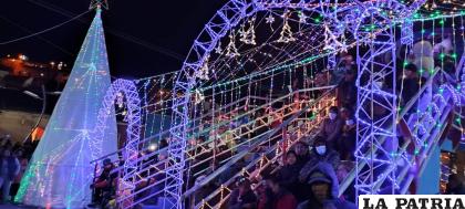 La plaza principal de Huanuni no tiene nada que envidiar al resto del país /GAMH
