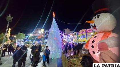 La navidad ya se siente en el municipio minero /GAMH
