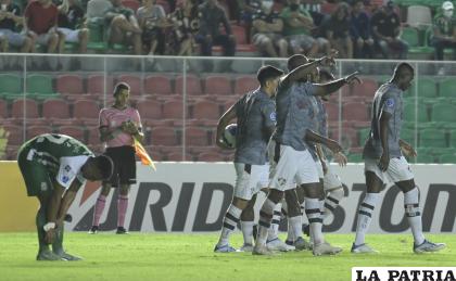 La noche del 26 de mayo Oriente Petrolero sufrió la peor goleada, perdió ante Fluminense 10-1 /APG

