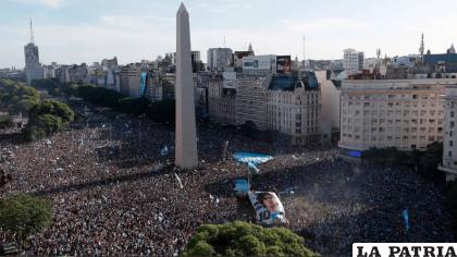 El Obelisco fue el punto principal de los festejos en Buenos Aires /eleconomista.com