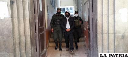 Desbaratan banda dedicada a extorsionar a comerciantes compuesta de militares y civiles /LA PATRIA 