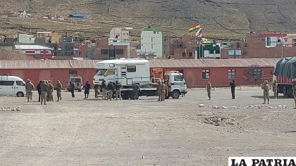 Recuperan del Regimiento Militar Mejillones de Huachacalla, vehículo robado en Chile /
LA PATRIA
