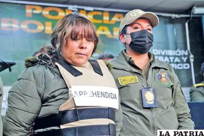 La mujer que fue presentada como la autora confesa del crimen /Ministerio de Gobierno