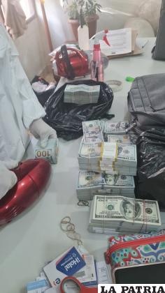 El dinero narco es sometido a un microaspirado para identificar particulas de droga /LA PATRIA