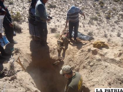 En la exhumación, hallaron el carnet de identidad de Juan Cancio /Policía