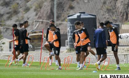 Entrenamiento de los jugadores del club Bolívar /APG