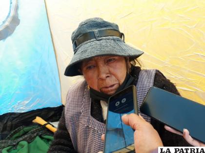 Vendedora pide el respeto a su derecho al trabajo /LA PATRIA

