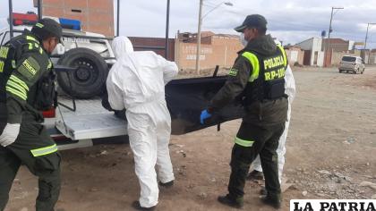 El cadáver es trasladado a la morgue del Cementerio General /LA PATRIA