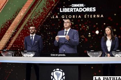 Durante el sorteo de la primera y segunda fase de Copa Libertadores 
/conmebol.com