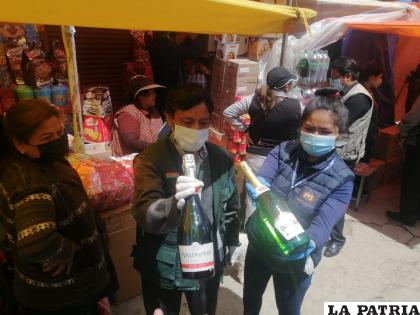 Operativo en venta de productos de fin de año /LA PATRIA
