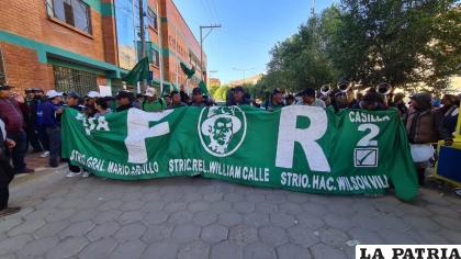 Tras conocer la victoria el frente FOR salió a festejar /RADIO NACIONAL DE HUANUNI