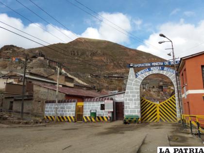 La Empresa Minera de Huanuni alberga a cientos de trabajadores mineros /ARCHIVO
