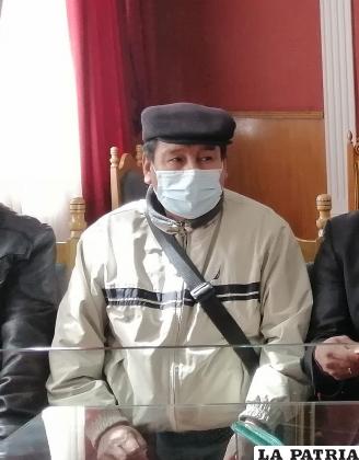Representante de la Federación Departamental de Trabajadores Gremiales de Oruro, 
David Nina