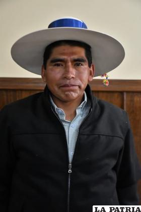 FELIPE CHOQUE
SECRETARIO GENERAL DE 
GOBERNACI?N DE ORURO
??Este trabajo de hacer el funcionamiento del Puerto Seco es un poco difícil, pero hay que ser optimistas como Oruro, no podemos hacer en vano la inversión de recursos económicos en ese sector, yo sé que de aquí un tiempo va a estar funcionando?