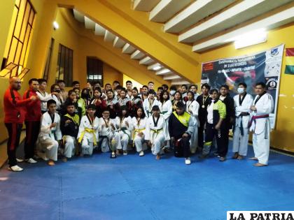 La delegación orureña de buena participación en el torneo nacional /LA PATRIA

