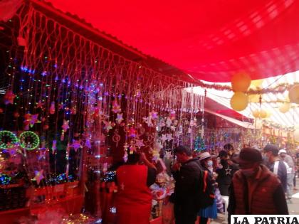 Feria Navideña 2022 ofrece una amplia variedad de adornos /LA PATRIA
