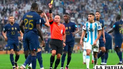 El árbitro Szymon Marciniak asegura que fue imparcial en el partido /infobae.com
