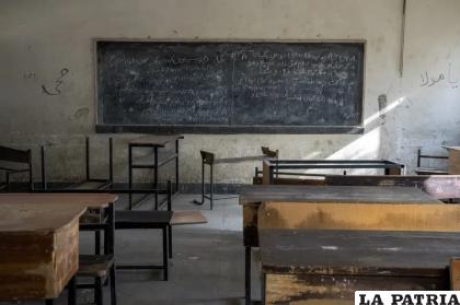 Un aula de clases, antes usada por niñas, está vacía en Kabul, Afganistán /Foto AP /Ebrahim Noroozi