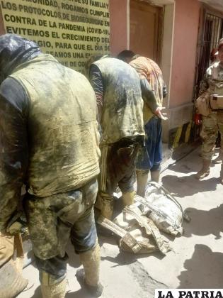 Ayer, durante el operativo, capturaron a cuatro ladrones de mineral /Radio Nacional de Huanuni