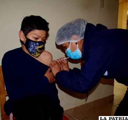 Niños fueron vacunados contra el Covid-19 /SEDES
