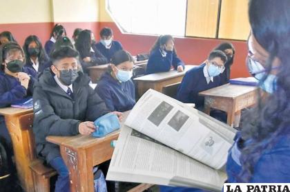 Alumnos en un aula de clases /Archivo El Boliviano