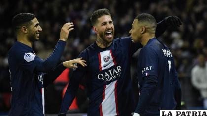 Jugadores del PSG celebran el triunfo ante el Estrasburgo 
/elcomercio.pe