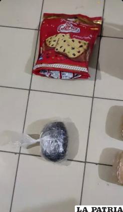 Ocultaron un paquete de droga en una bolsa de panetón /LA PATRIA
