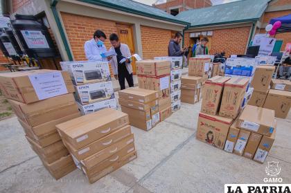 Entrega de equipos a centros de salud /GAMO
