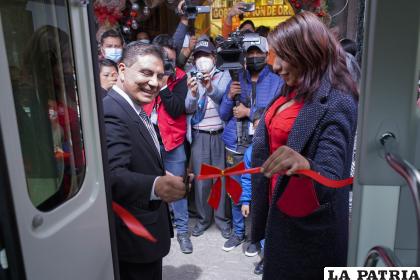 Gobernador Vedia realizó la entrega / GADOR
