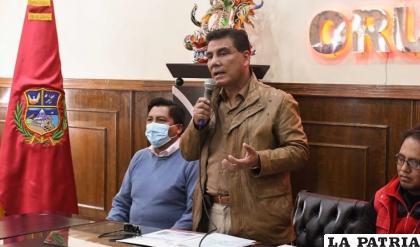 Gobernador refirió a las normas que rigen a los bolivianos /GAD-ORU-REFERENCIAL
