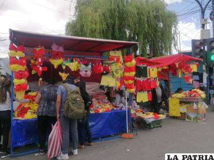 Cotillones para celebrar el Año Nuevo 2023 / LA PATRIA