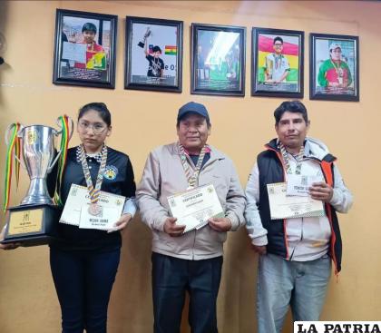 Los vencedores del torneo Rápido cumplido en La Paz /FBA