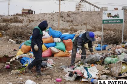 Buscan reducir basura con sensibilización puerta a puerta /LA PATRIA