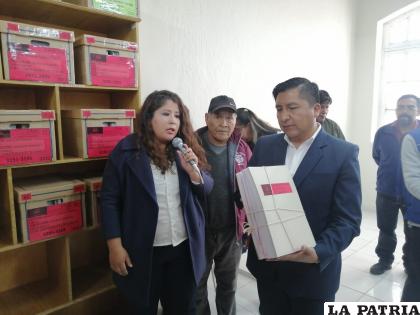 Alcalde de Oruro, Adhemar Wilcarani, presenta el Archivo del GAMO /LA PATRIA