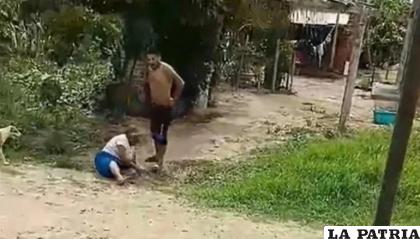 La víctima, cuya identidad se mantiene en resguardo, reveló que su nieto la atacó mientras ella realizaba tareas domésticas /RRSS