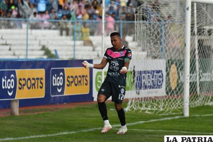 Roberto Rivas fue la figura el partido /Emilio Castillo