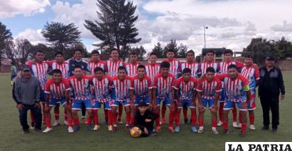 Corque FC sigue mandando en la categoría Primera ??B? /LA PATRIA