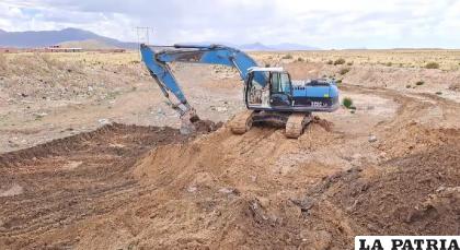 Construcción de defensivos y dragado del río de Vinto en el sector de Quitaya /GAMO