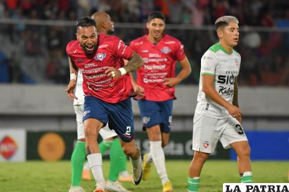 Julián Velásquez anotó el segundo gol de los ??aviadores? /APG

