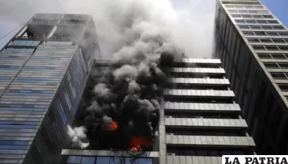 Explosión en edificio cerca al Ministerio de Trabajo en Buenos Aires
 /La Nación