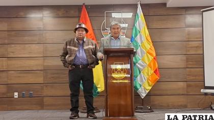 El jefe de bancada del Movimiento Al Socialismo (MAS), Hilarión Mamani y el diputado del mismo partido político, William Torres /LA PATRIA