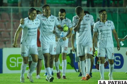 El cuadro ??aviador? a pesar de la derrota ante Royal Pari clasificó a la final /APG
