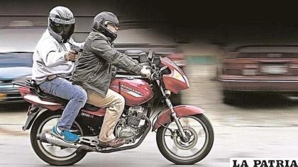 Los antisociales iban en una motocicleta y estaban armados/ReferenciaL