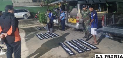 Los conductores de tres coches fueron aprehendidos por tráfico de drogas 
/ Jaime Mamani