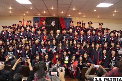Comunicación Social gradúa a más de 80 profesionales /LA PATRIA