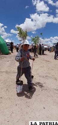Los niños también apoyaron en la jornada /LA PATRIA